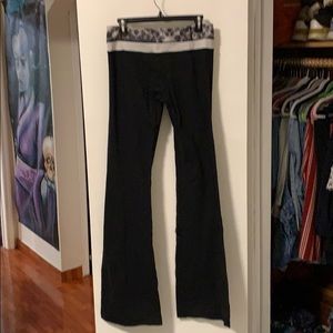 Lululemon black yoga pants